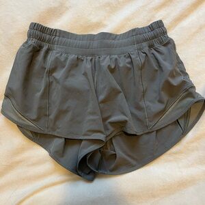Lululemon hotty hot shorts 2.5”, size 6, grey sage/green